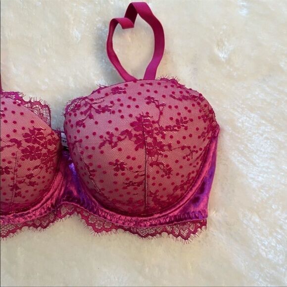 Bra by Victoria’s Secret - Picture 2 of 7